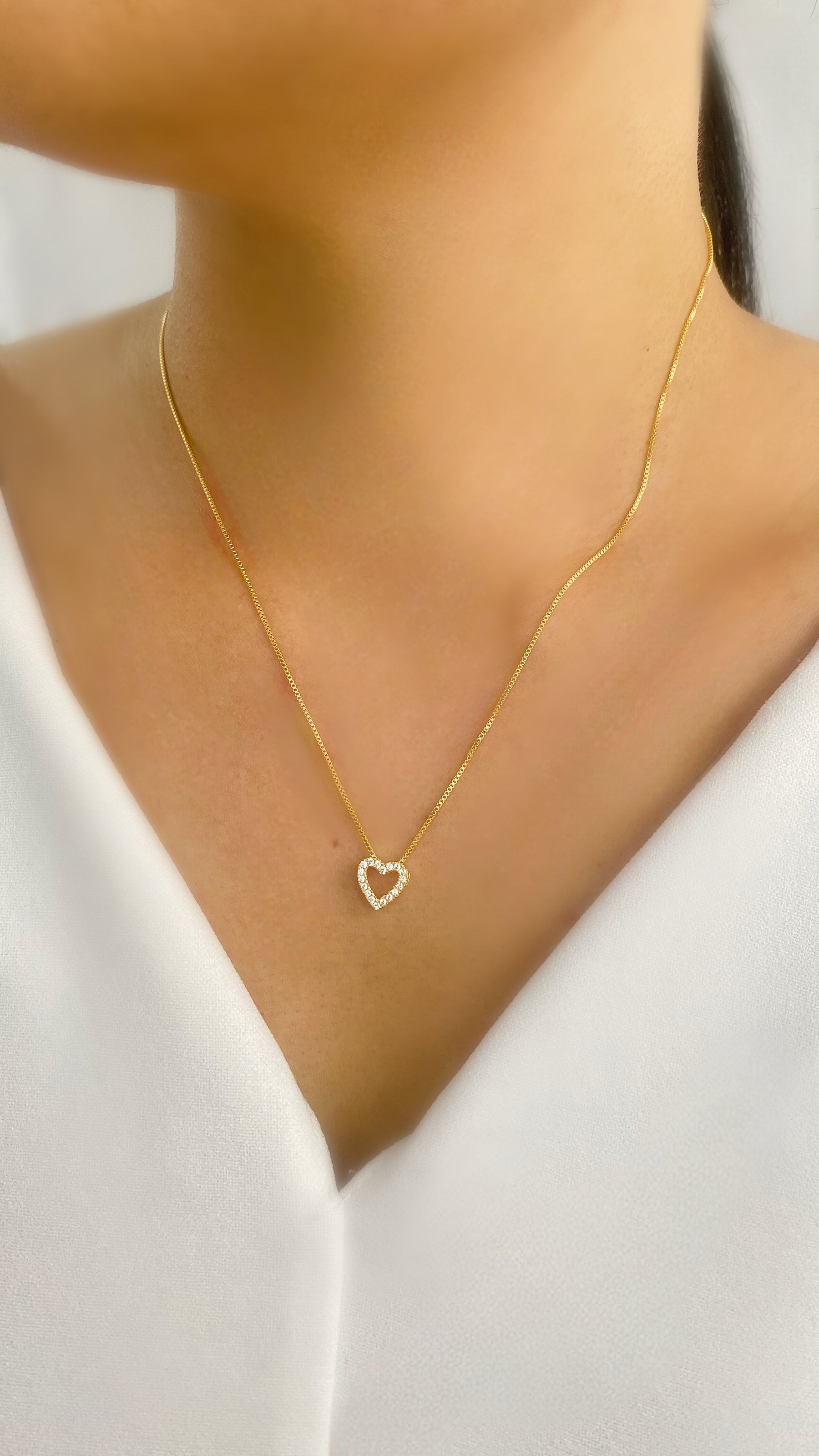 Colar Eterno Encanto Banhado a Ouro e Zircônias Cravejadas