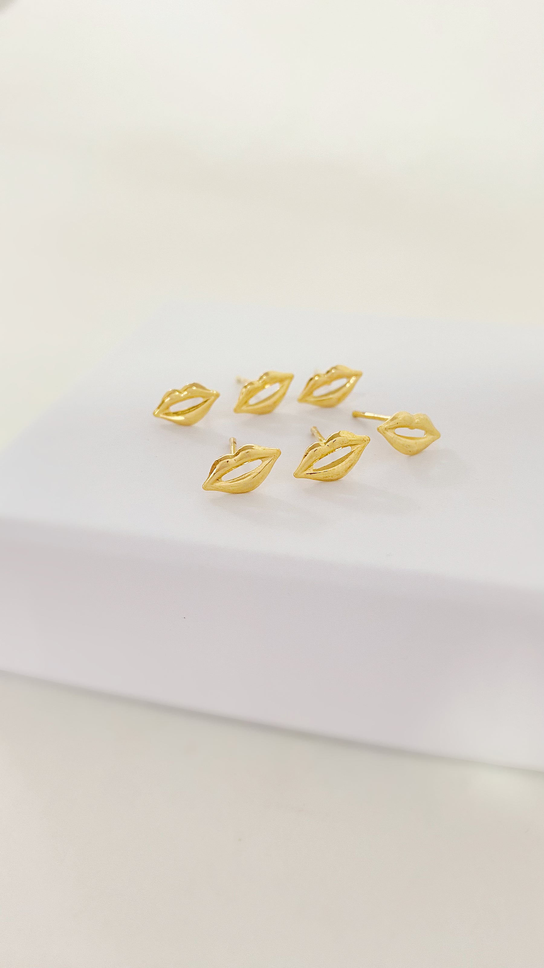 Trio de Brincos Bocas Douradas Banhado a Ouro