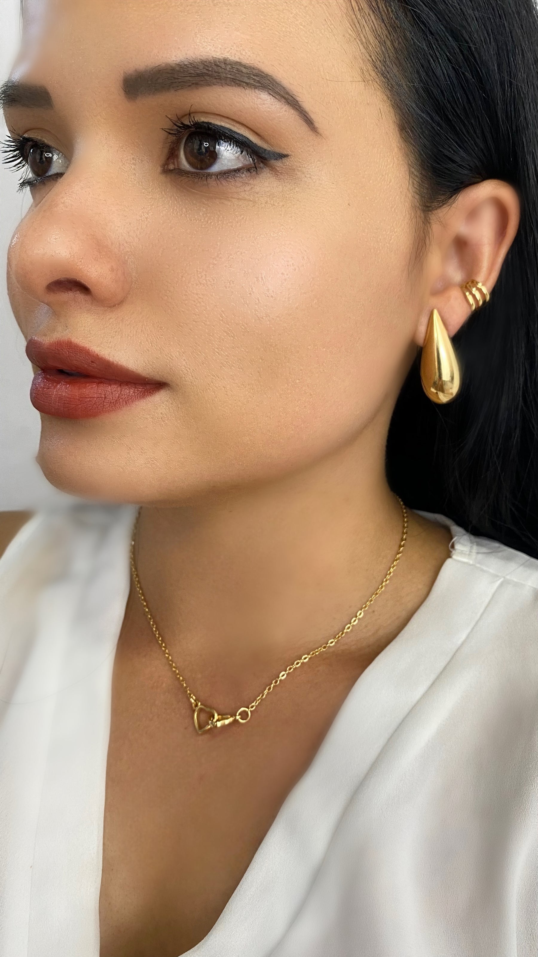 Brinco Gota Dourada Banhado a Ouro