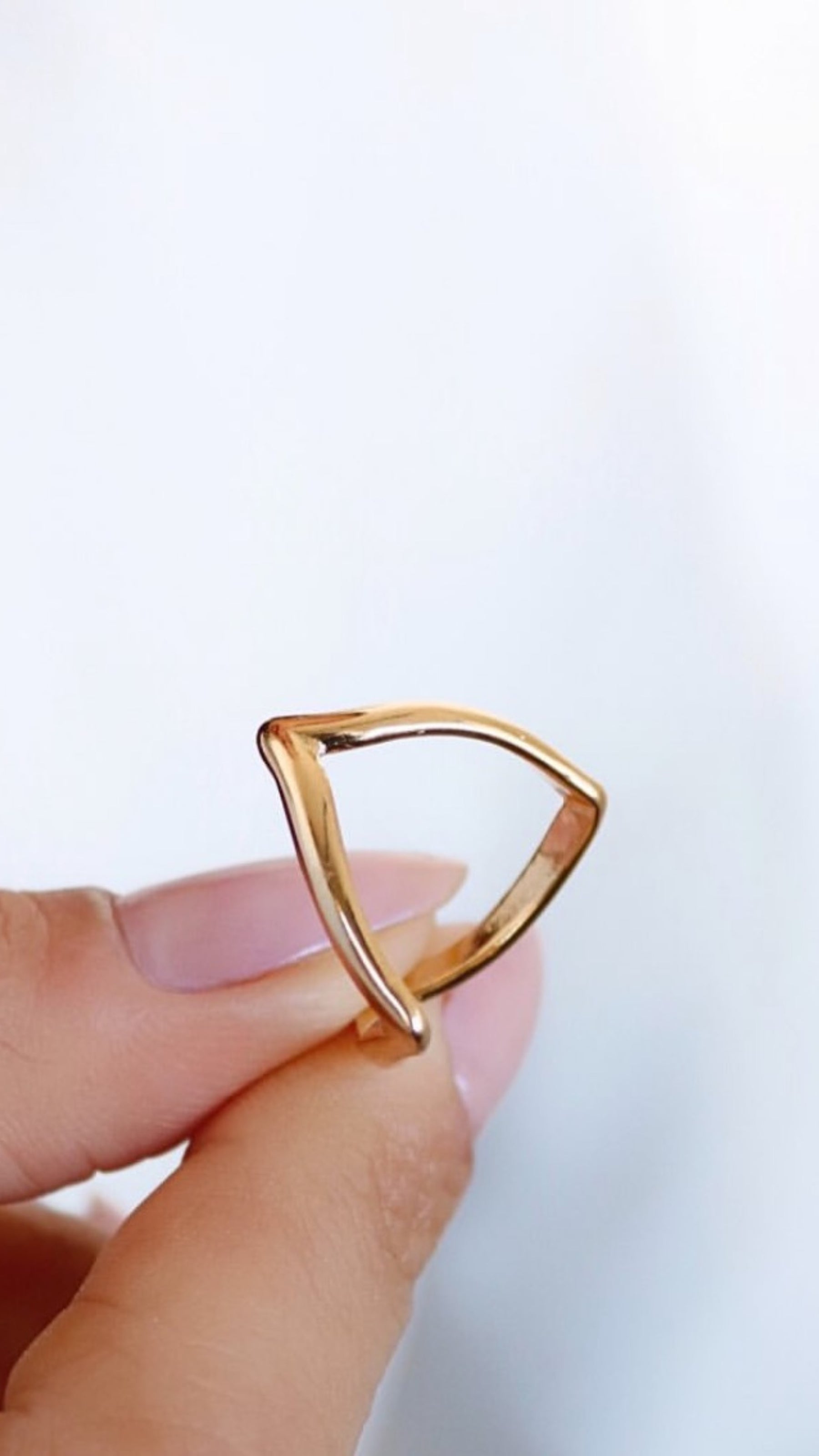 ANEL 'V' MARIA DE FÁTIMA BANHADO A OURO 18K
