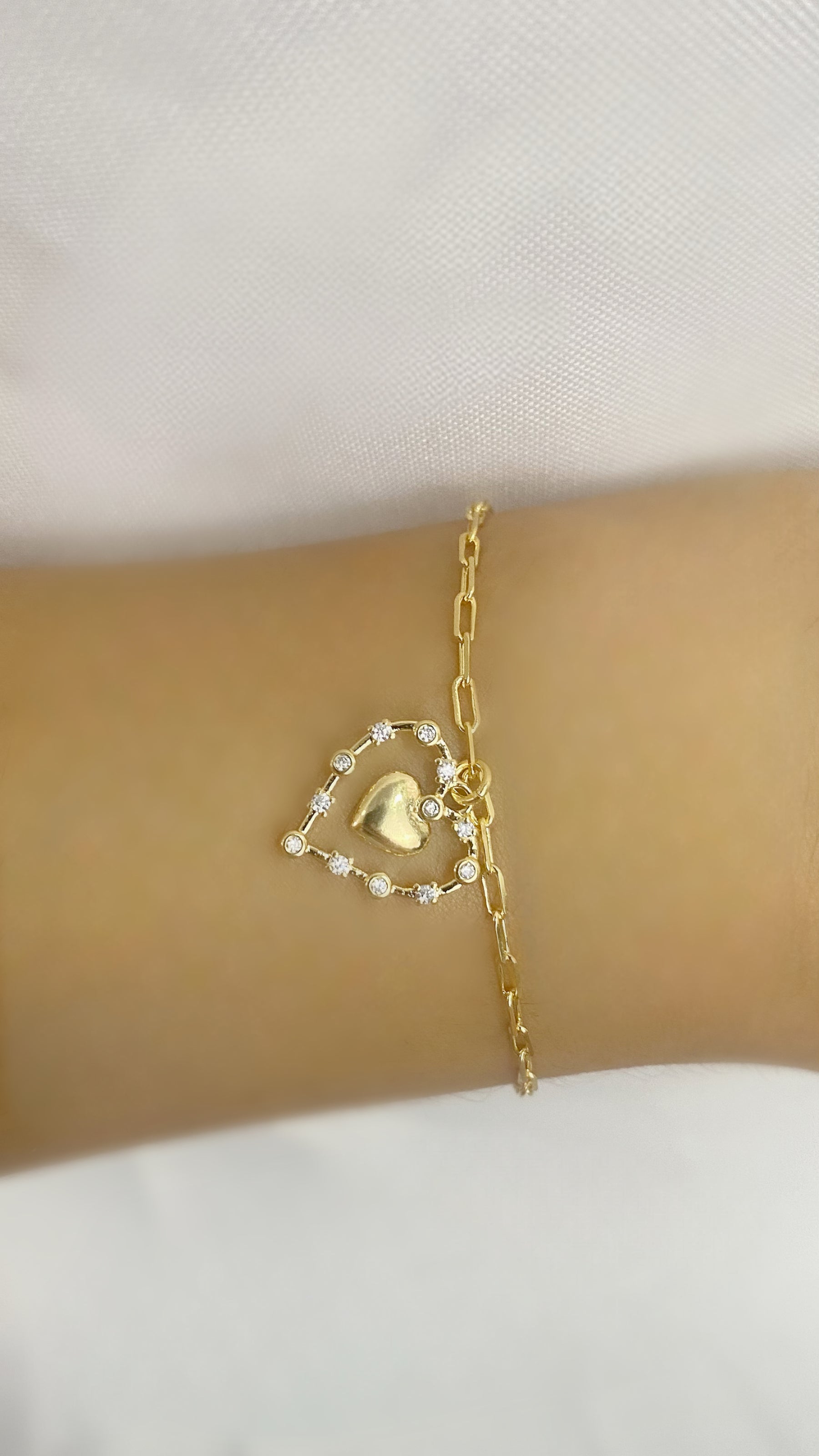 Pulseira Coração de Neve Banhada a Ouro e com Zircônias Cravejadas