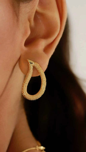 Conjunto Liso Gota Vazada 45 cm Banhado a Ouro