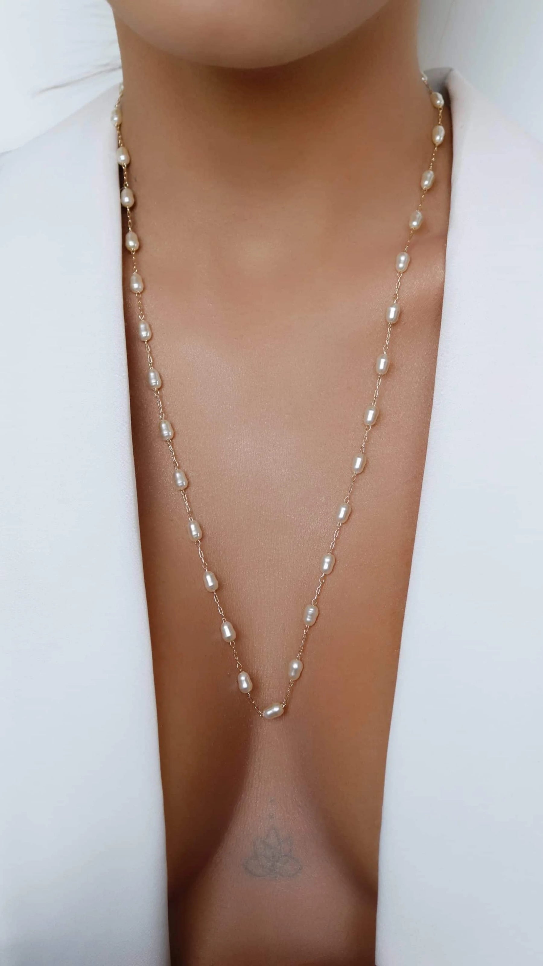 Colar Perola de Agua Doce 60 cm Banhado a Ouro