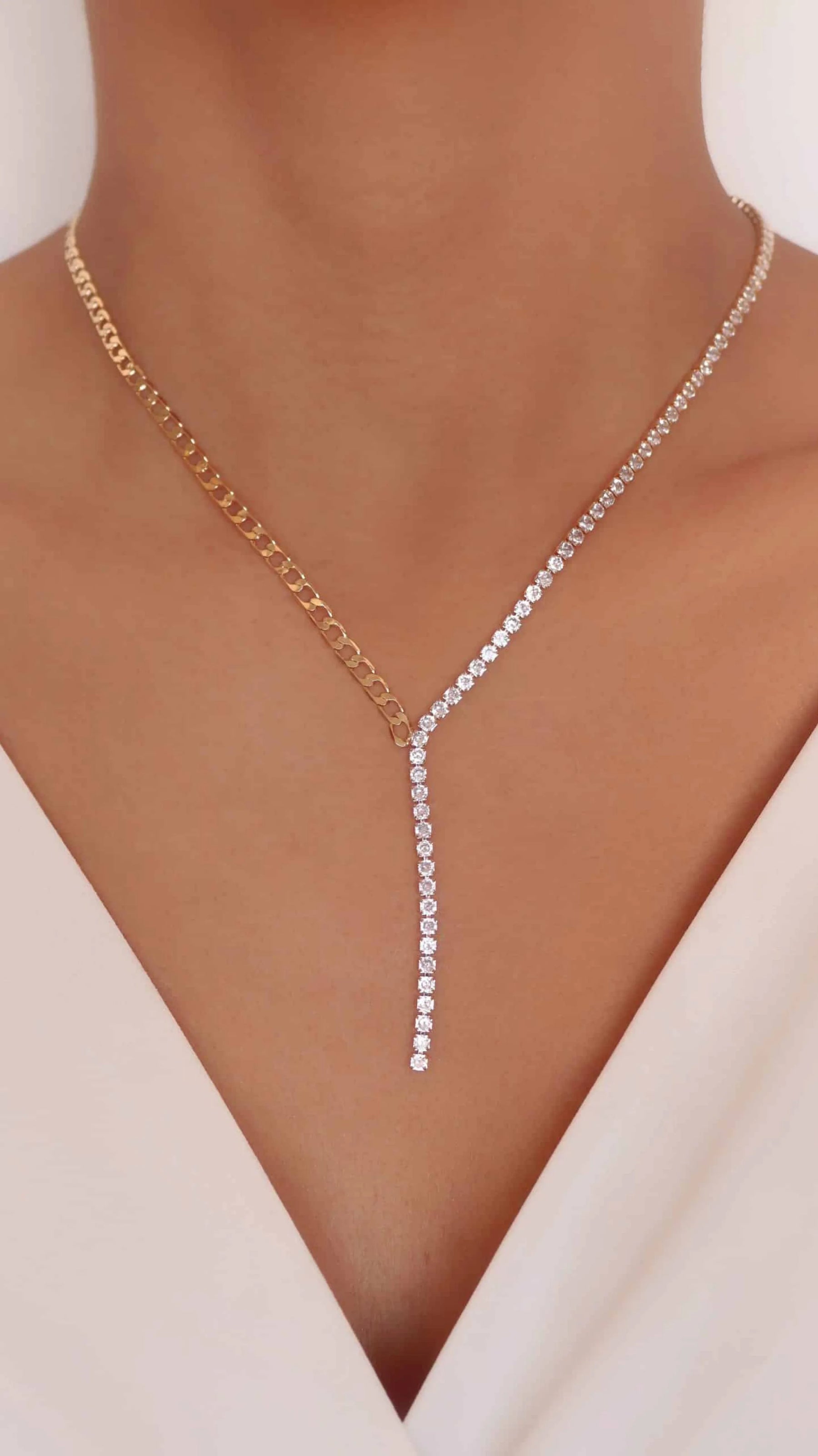 Colar Luxo Cravejado com Zirconia Banhado a Ouro