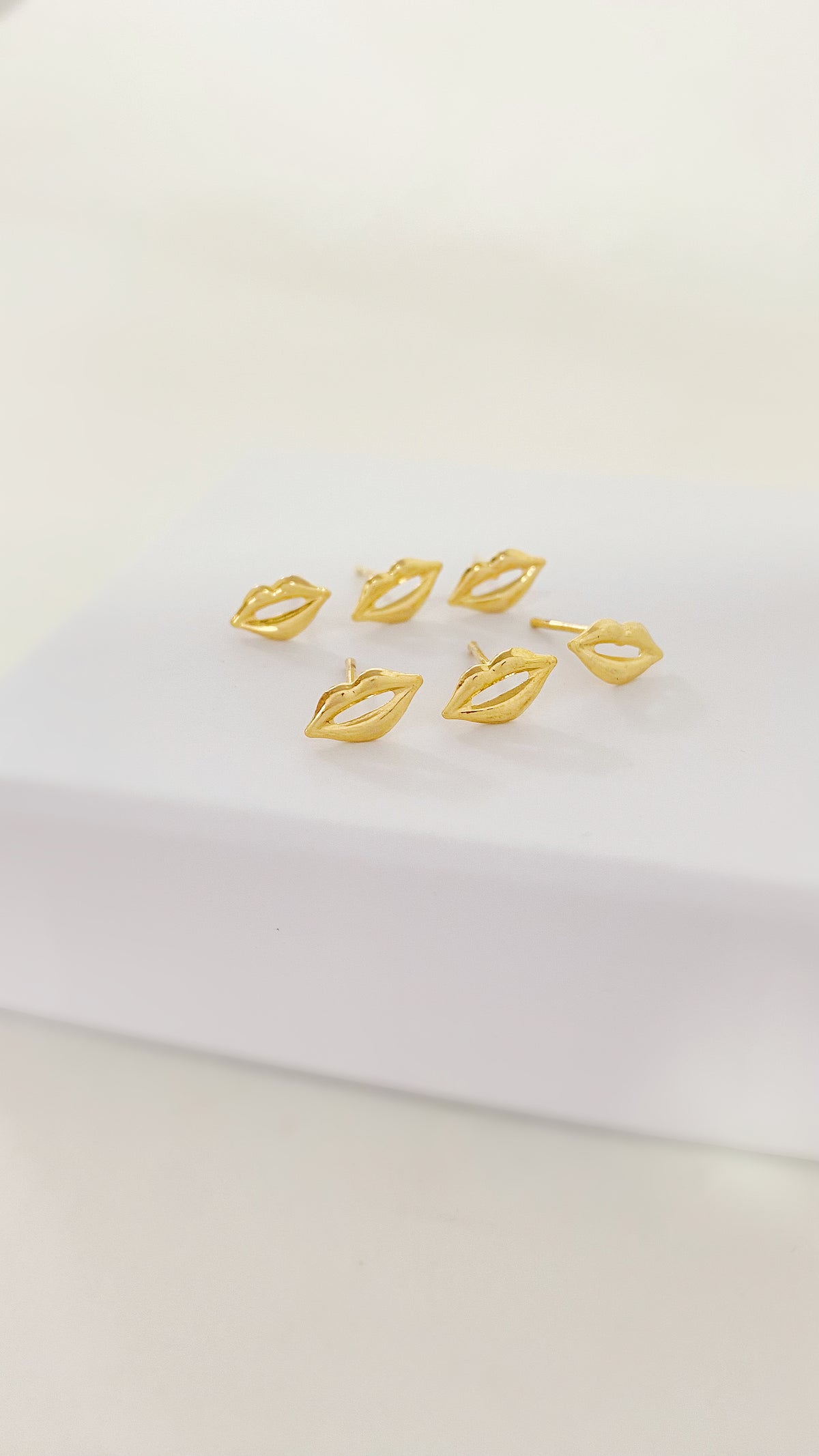 Trio de Brincos Bocas Douradas Banhado a Ouro