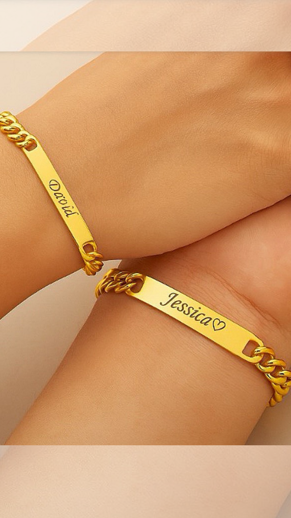 Dupla de Pulseiras Personalizadas Douradas