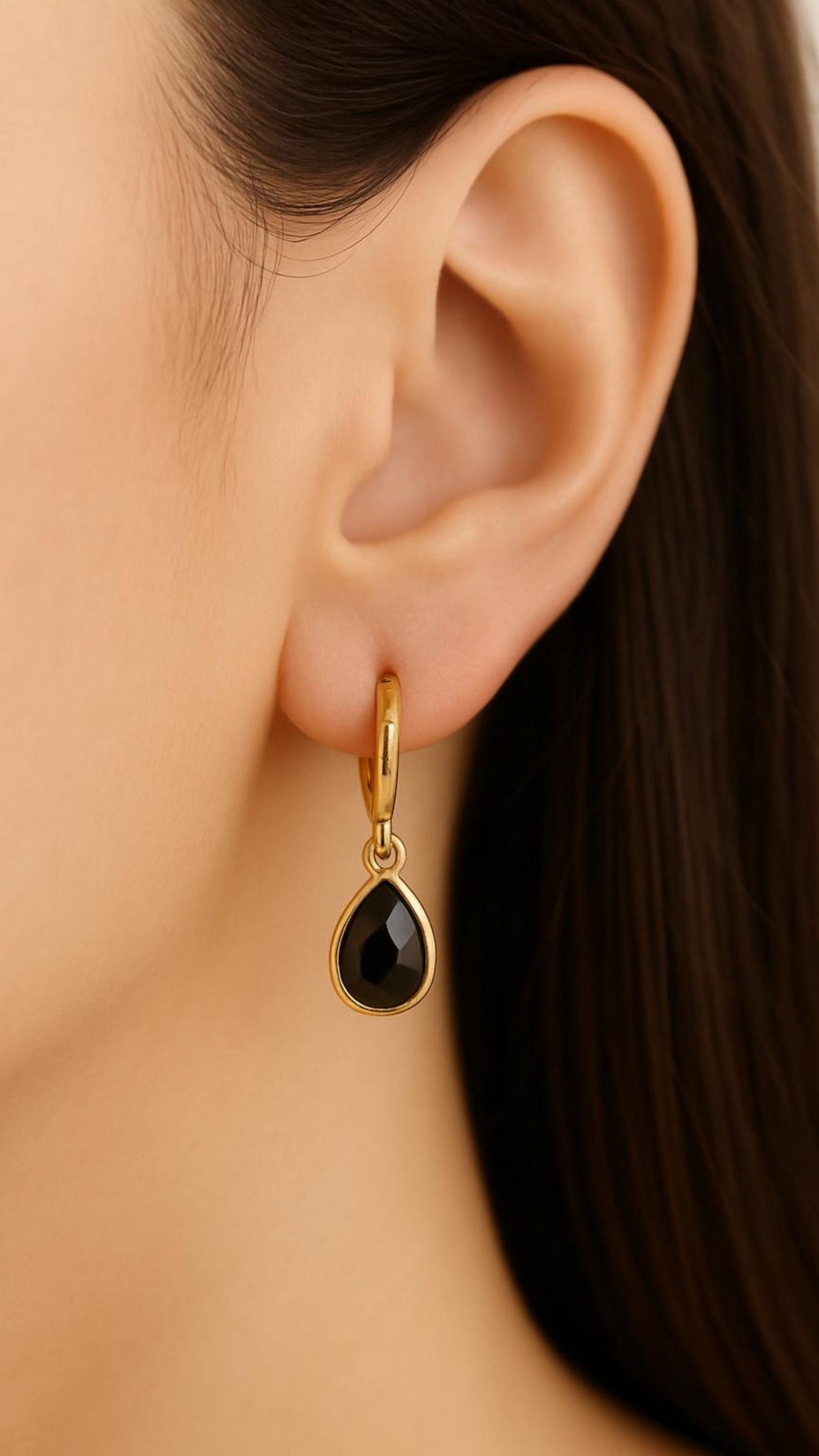 Argolinha Pingente Preto Zircônia Banhada a Ouro
