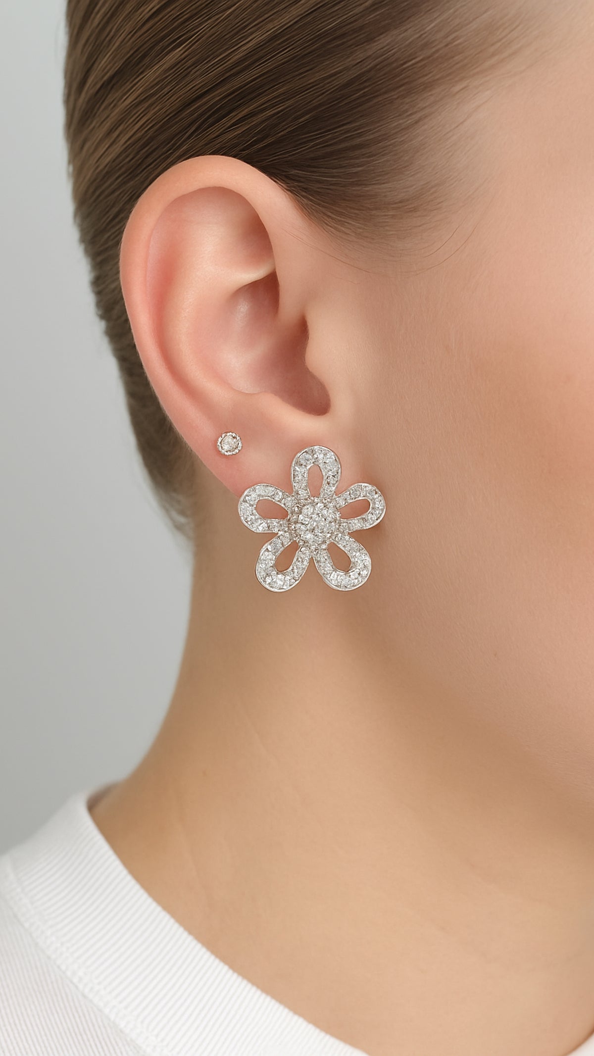 Brinco Flor de Prata com Zircônia Cravejada