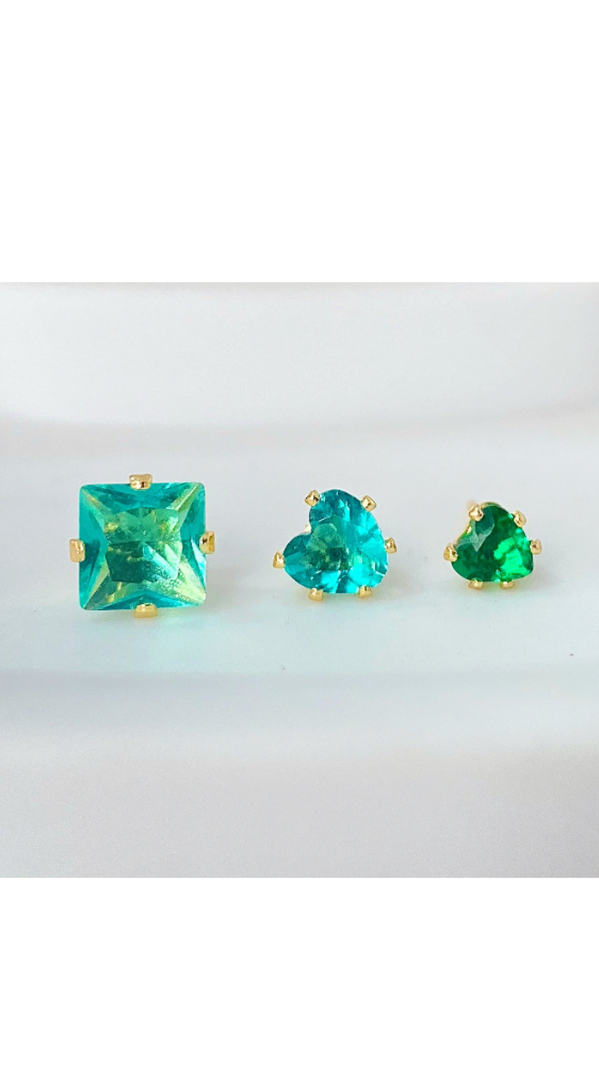 Trio de Brinco Magia do Alvorecer Zircônias Verde Escura e Clara